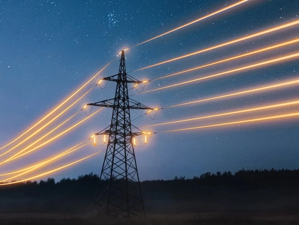 Spolehlivý partner pro moderní energetická řešení a distribuční sítě.